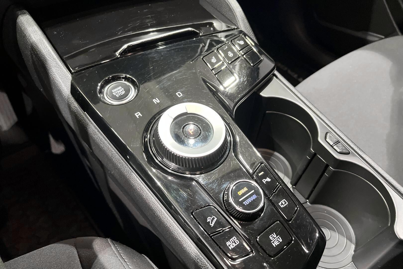 Kia Sportage iso kuva 21