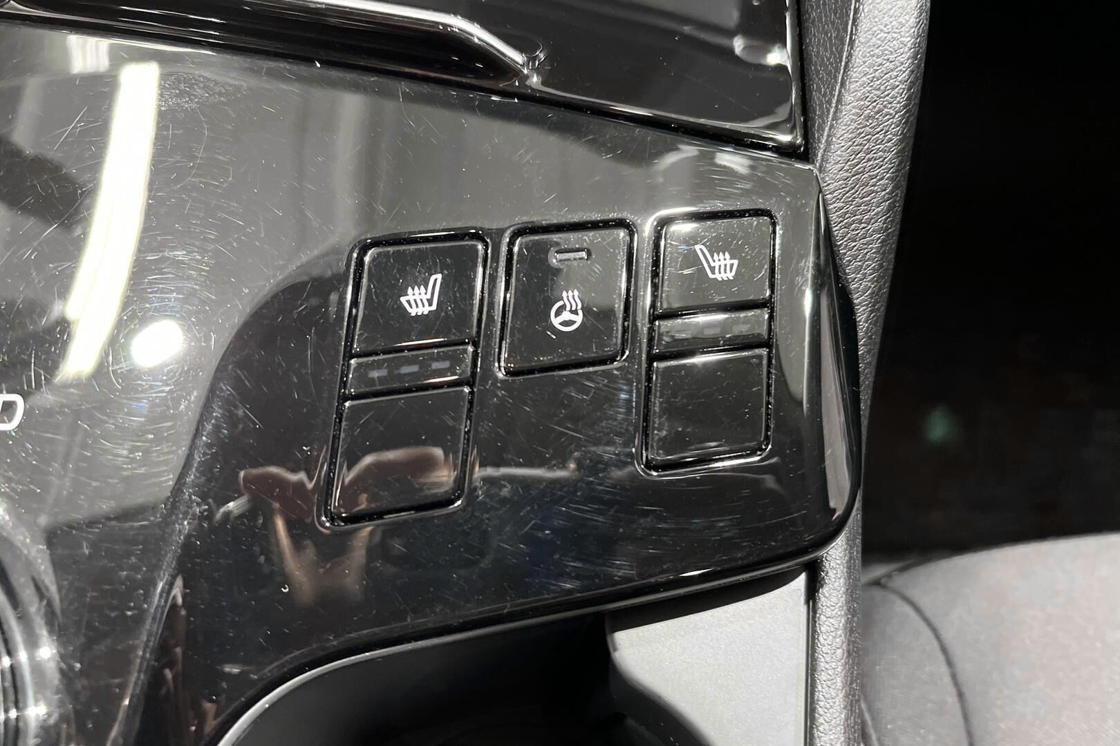 Kia Sportage iso kuva 22