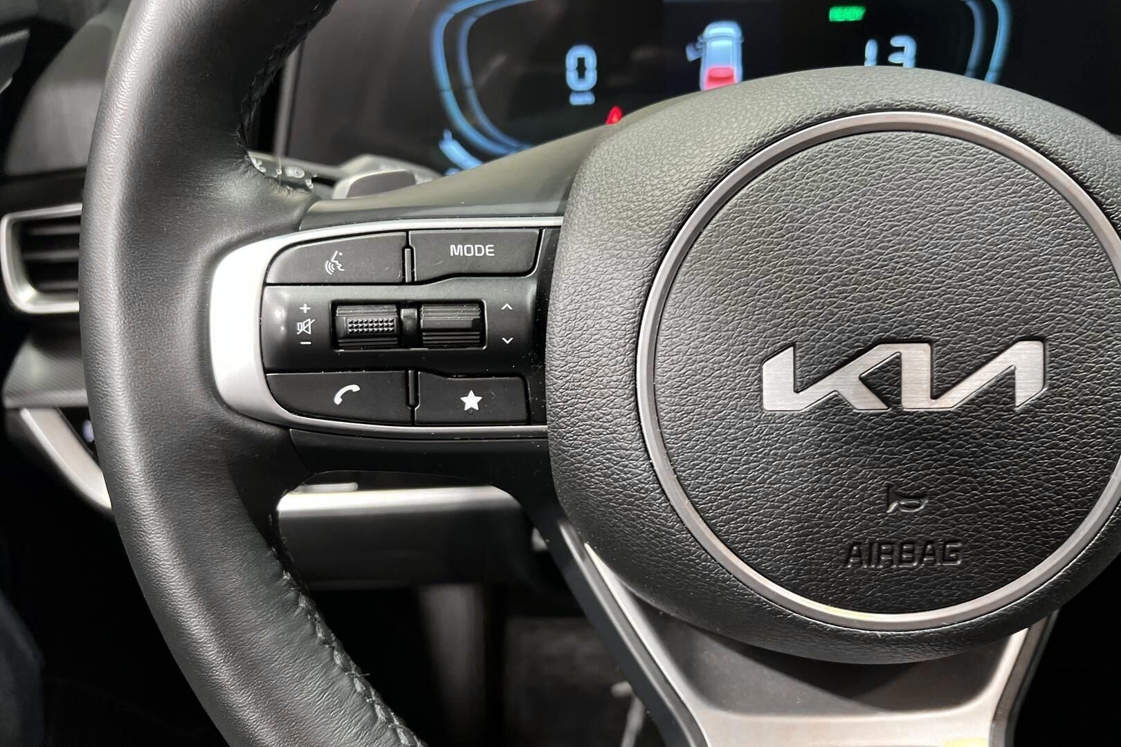 Kia Sportage iso kuva 25