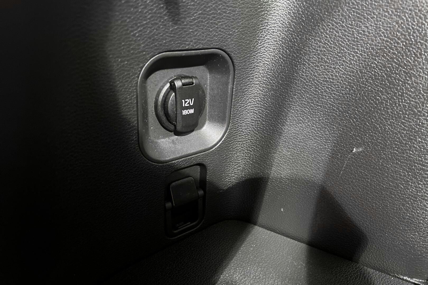 Kia Sportage iso kuva 30