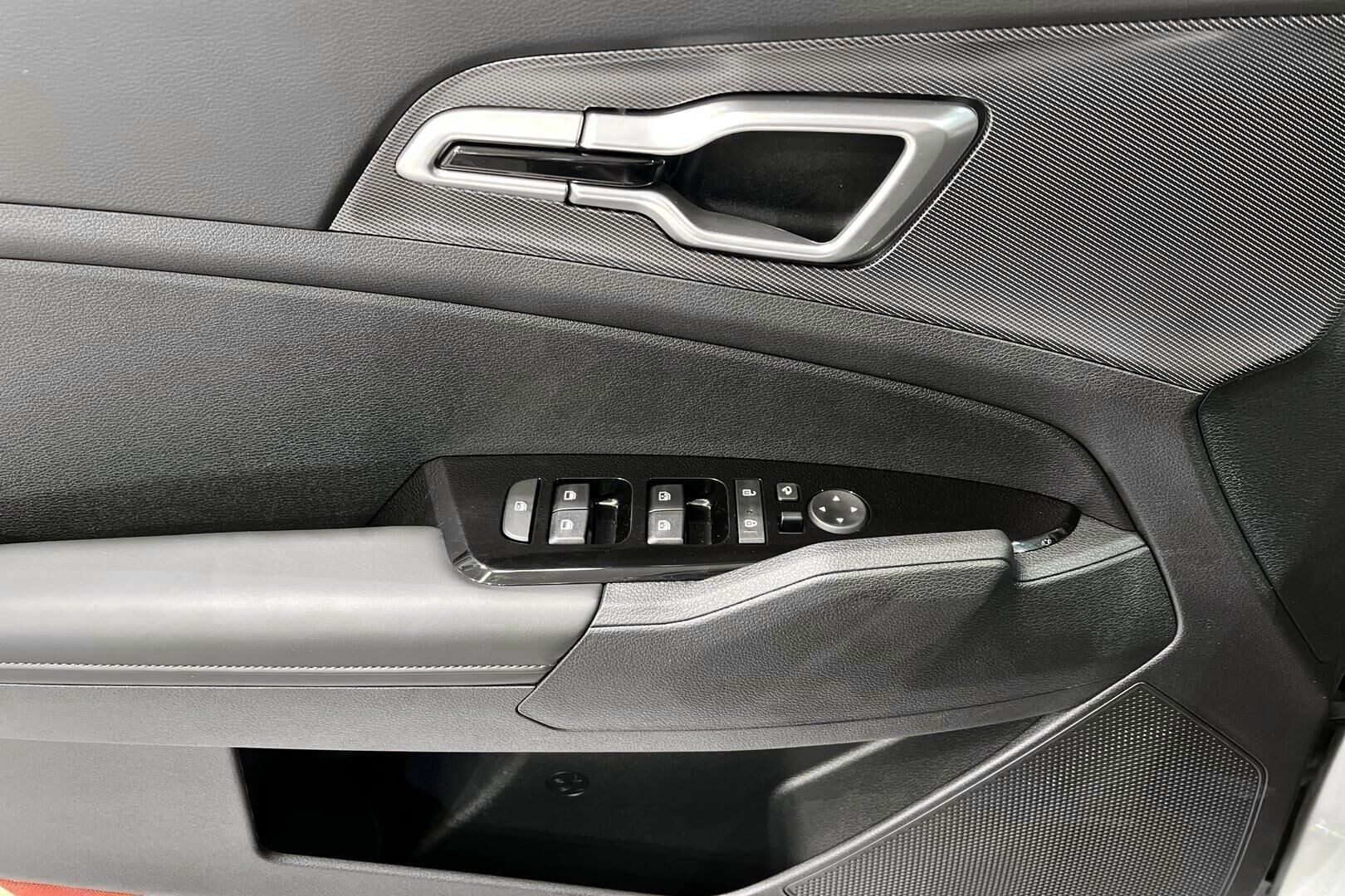 Kia Sportage iso kuva 29