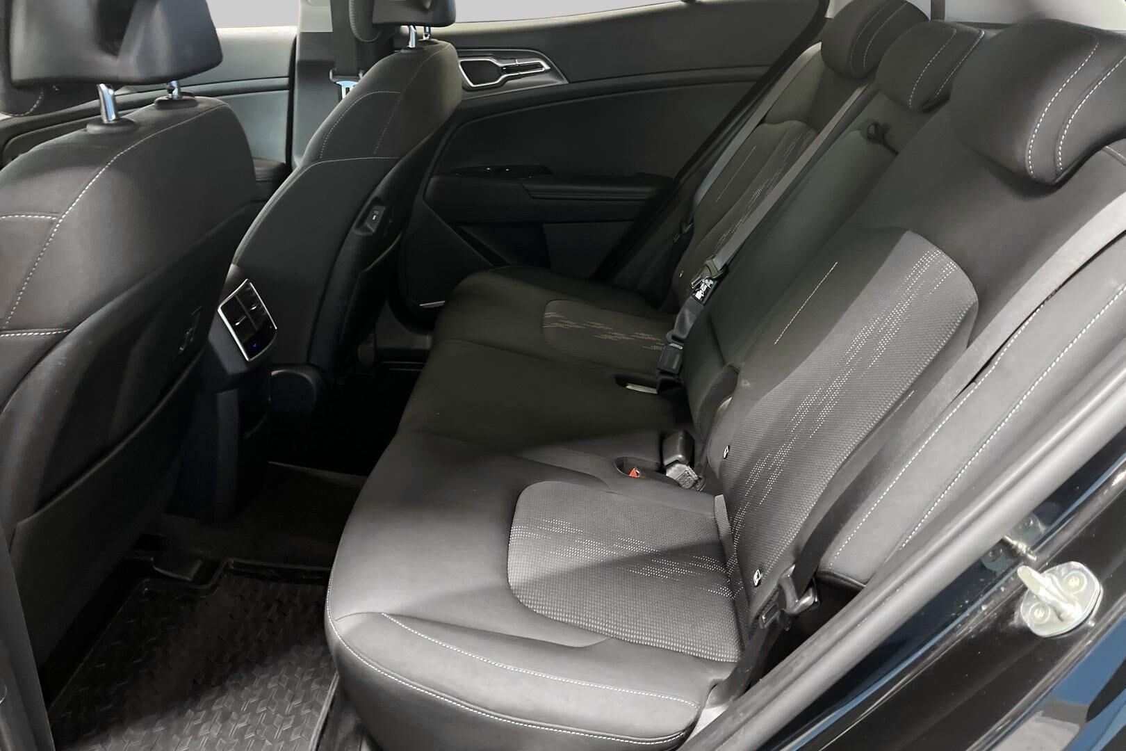 KIA Sportage iso kuva 8