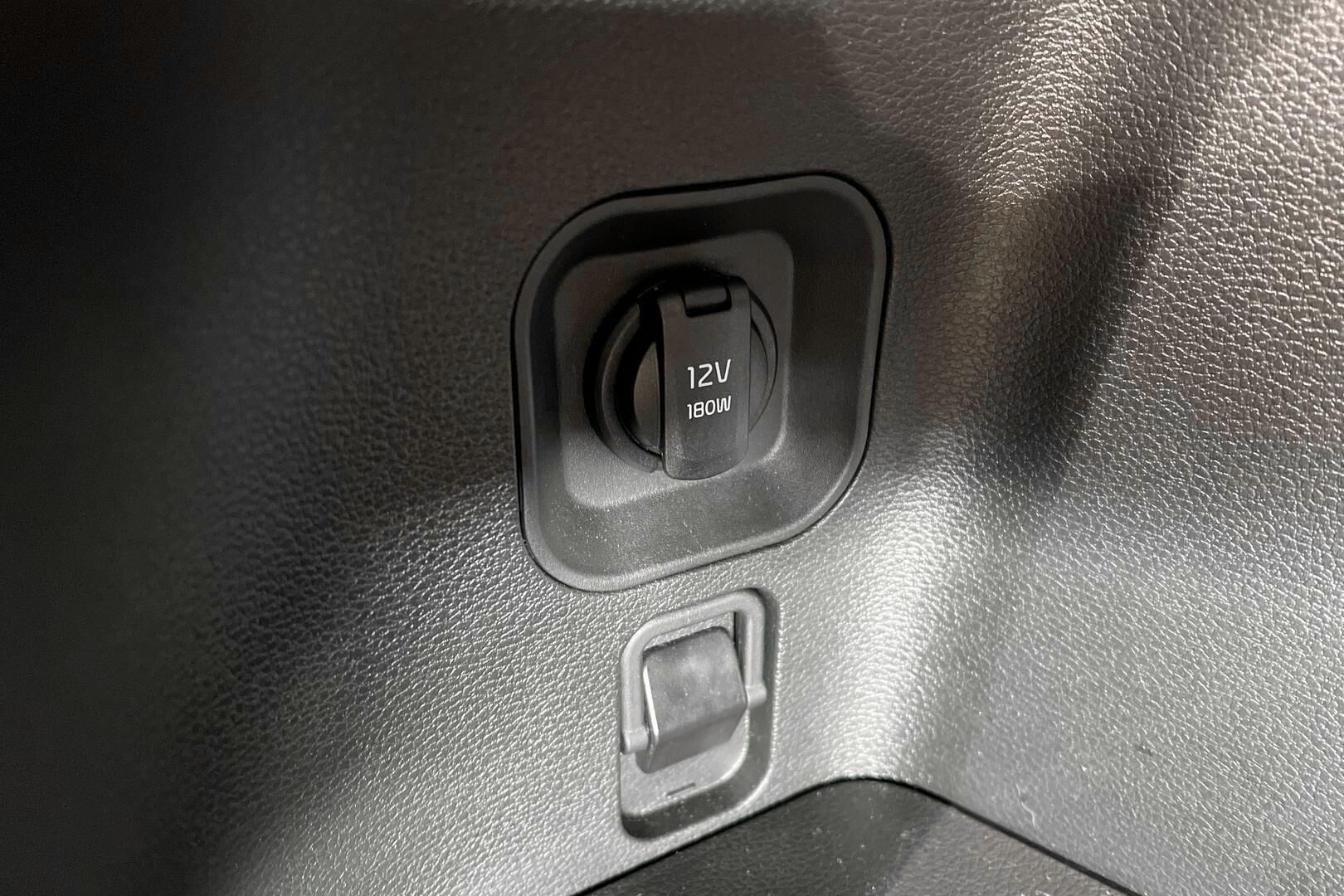 Kia Sportage iso kuva 34