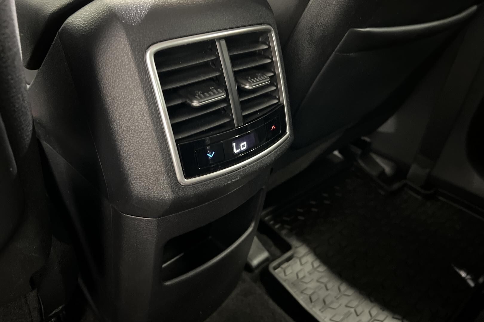 Kia Sportage iso kuva 27