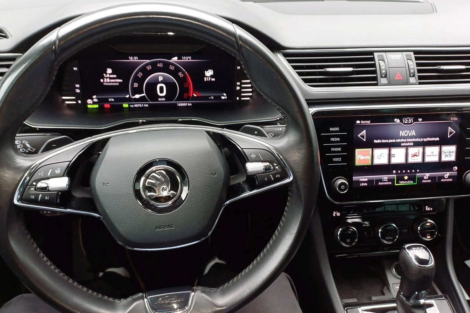 Skoda Superb iso kuva 1