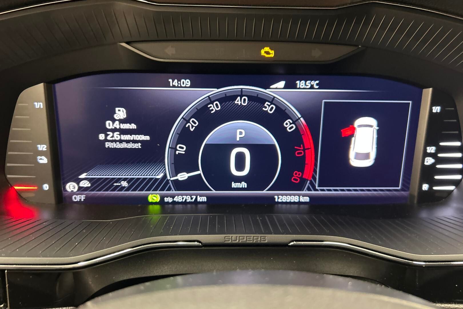 Skoda Superb iso kuva 20