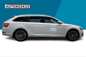 Skoda Superb esikatselu 4