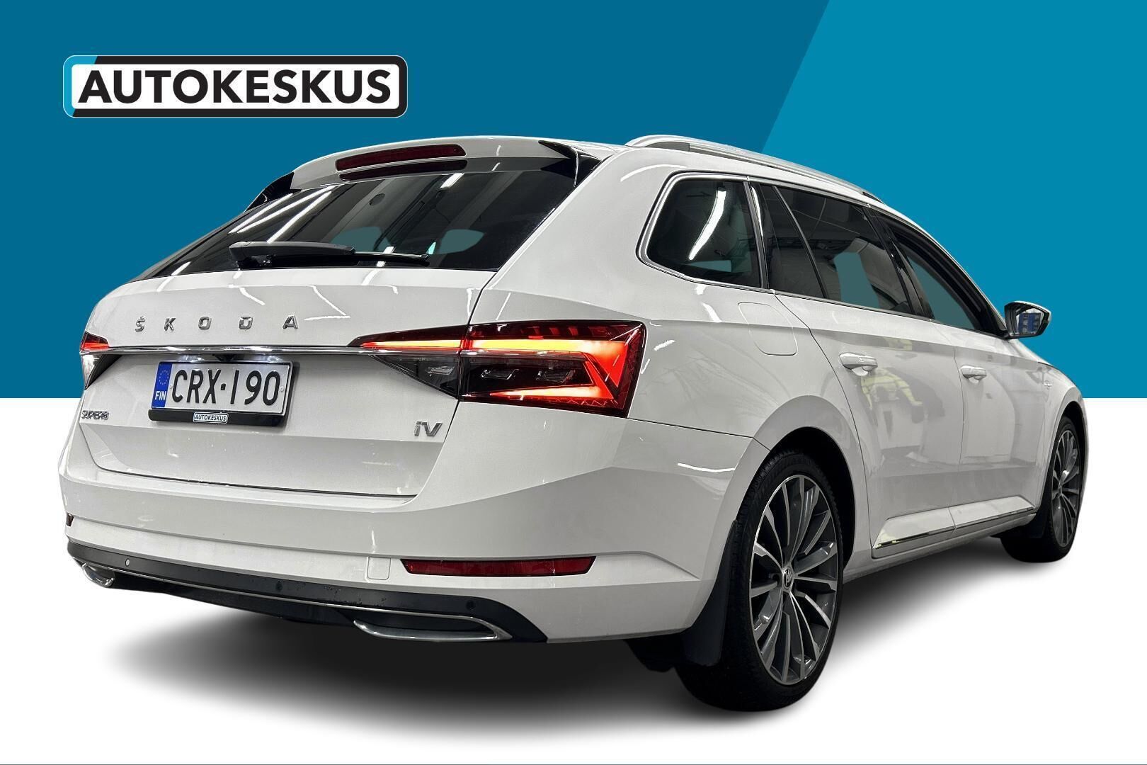 Skoda Superb iso kuva 5