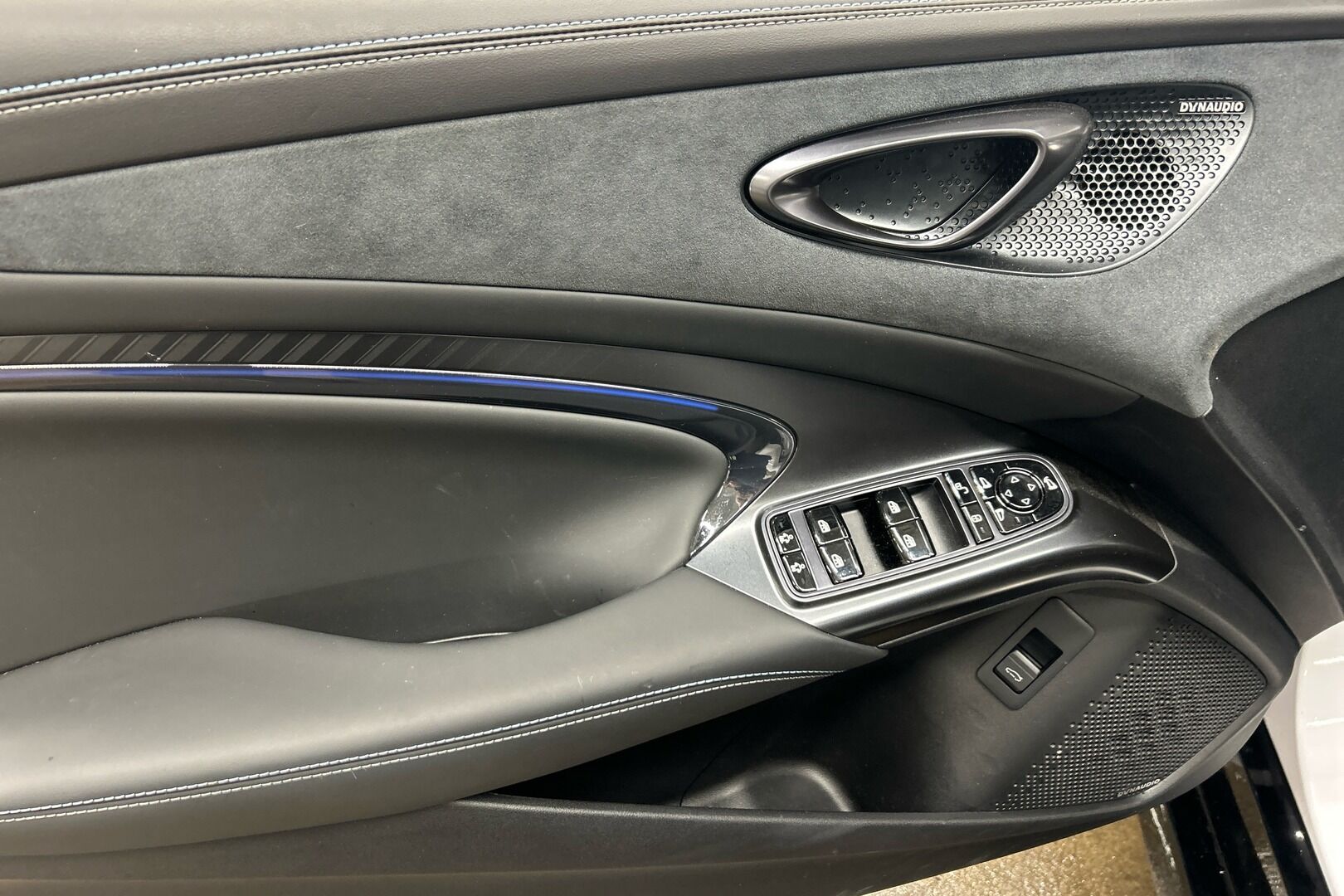 BYD Seal iso kuva 12