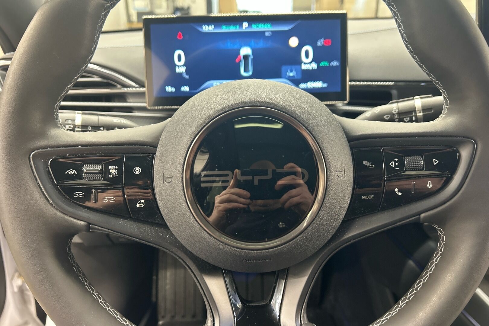 BYD Seal iso kuva 16
