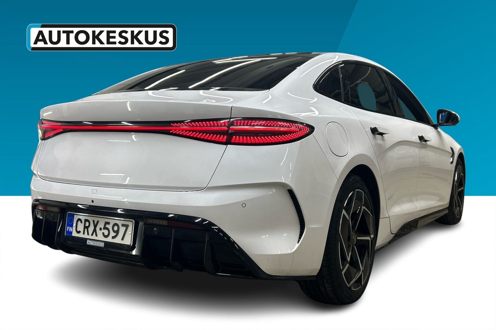 BYD Seal iso kuva 2