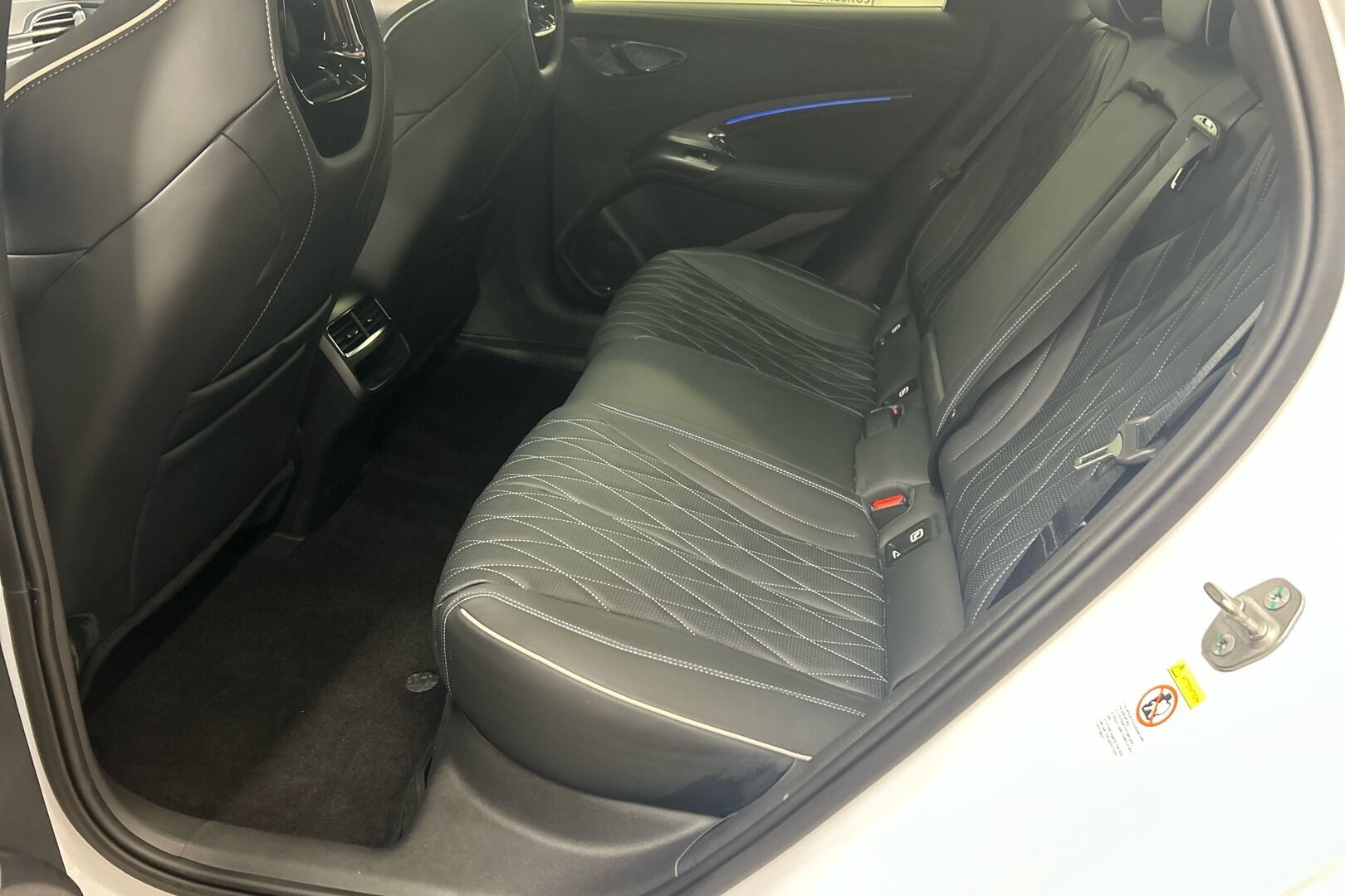 BYD Seal iso kuva 9