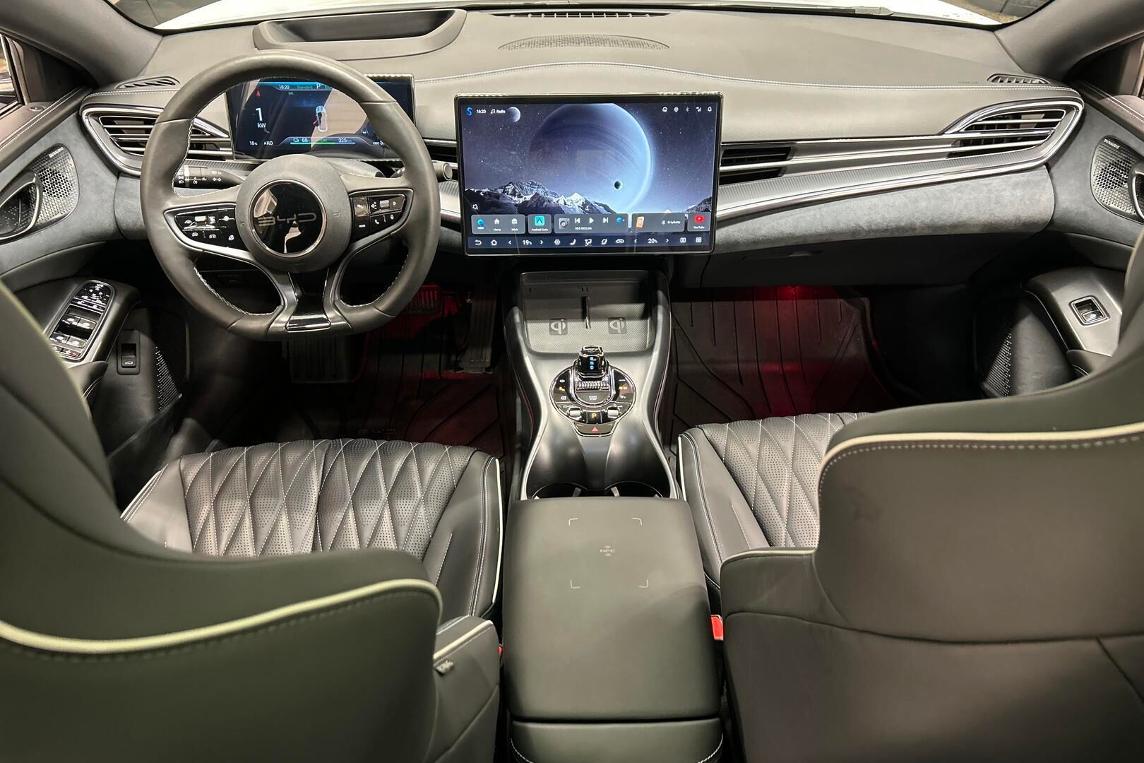 BYD Seal iso kuva 10