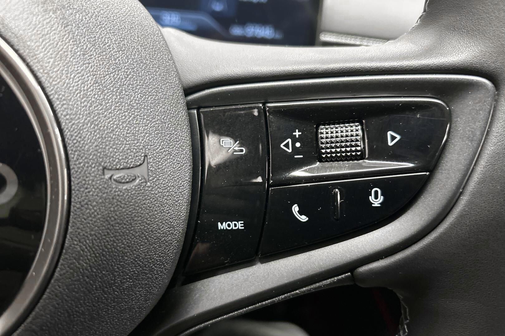 BYD Seal iso kuva 17