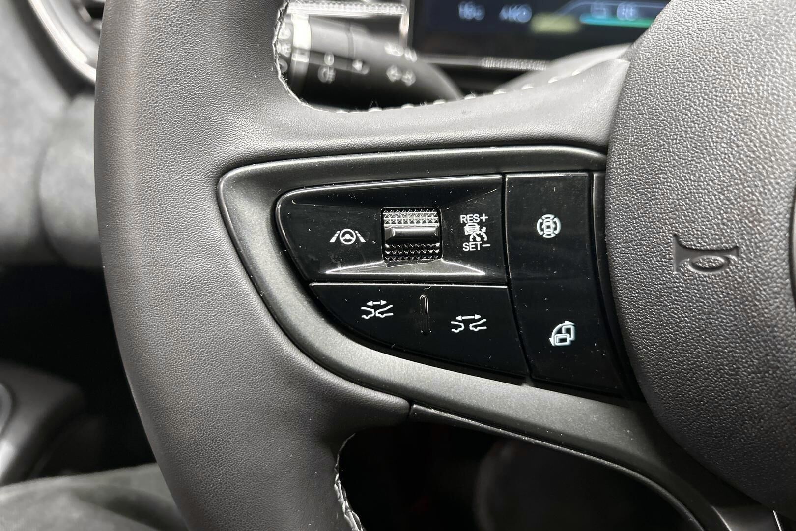 BYD Seal iso kuva 18