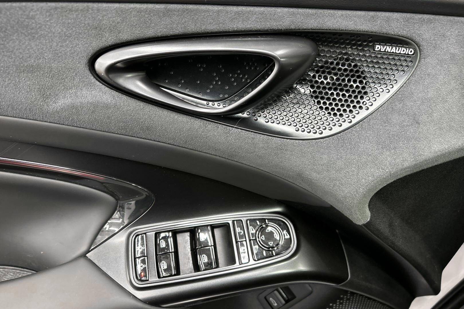 BYD Seal iso kuva 19