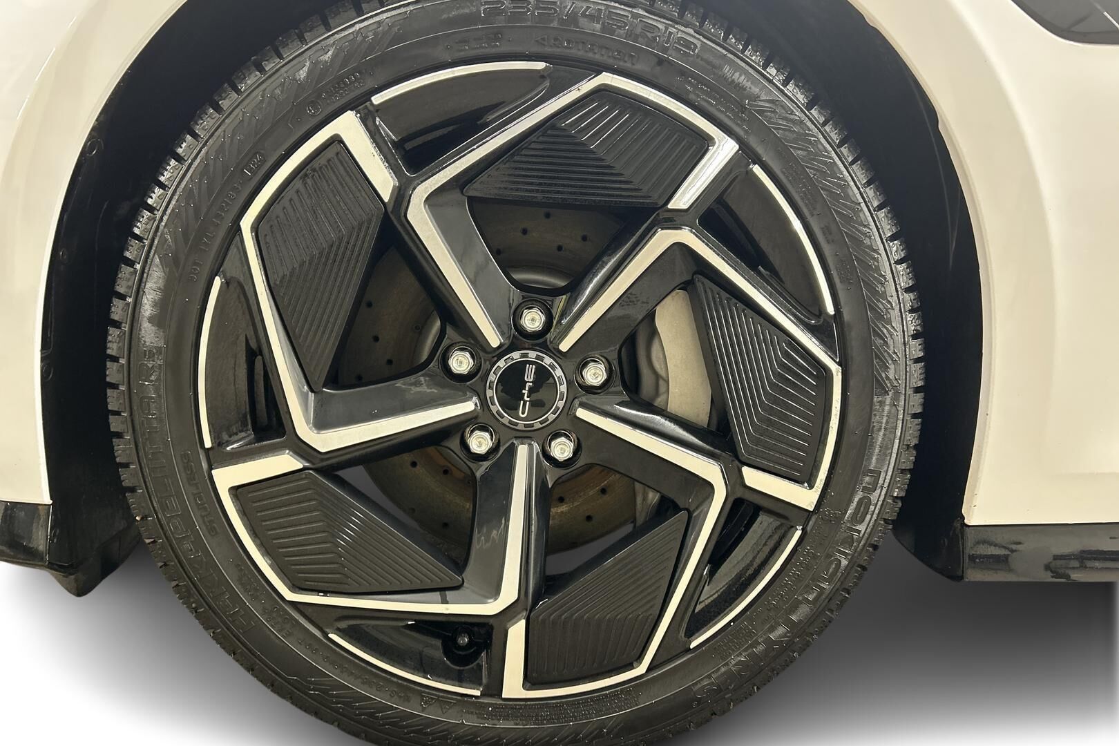 BYD Seal iso kuva 21