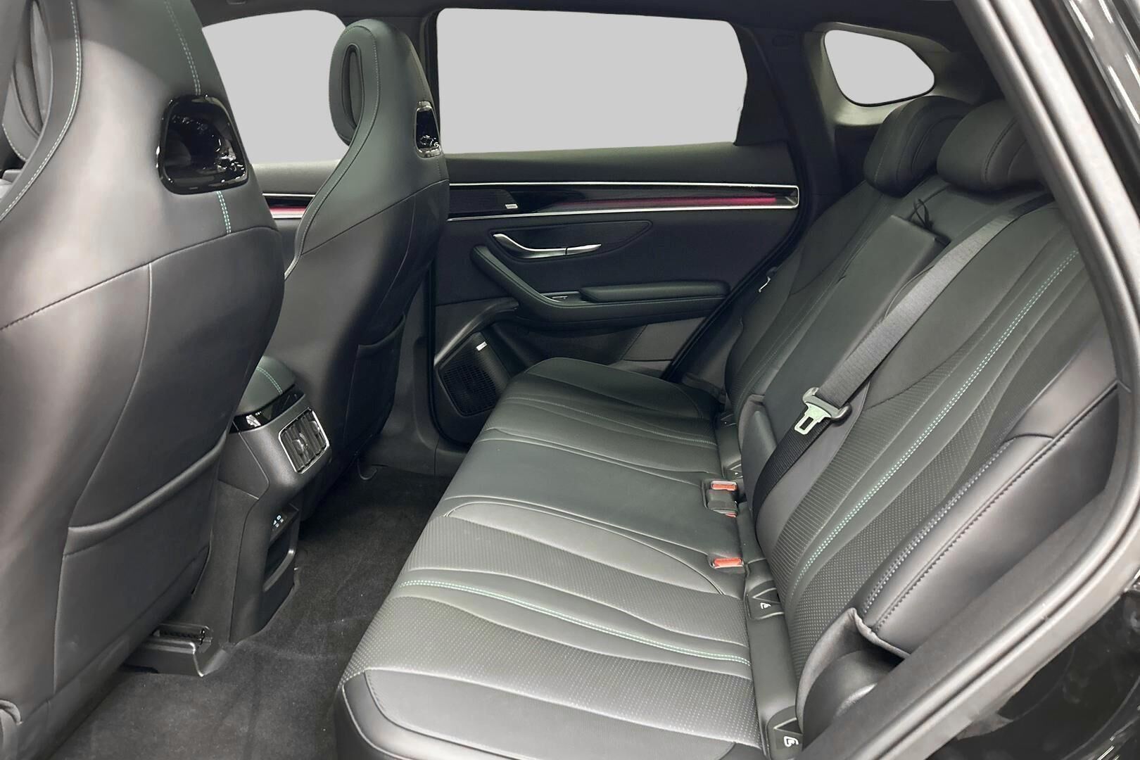 BYD Seal U iso kuva 9