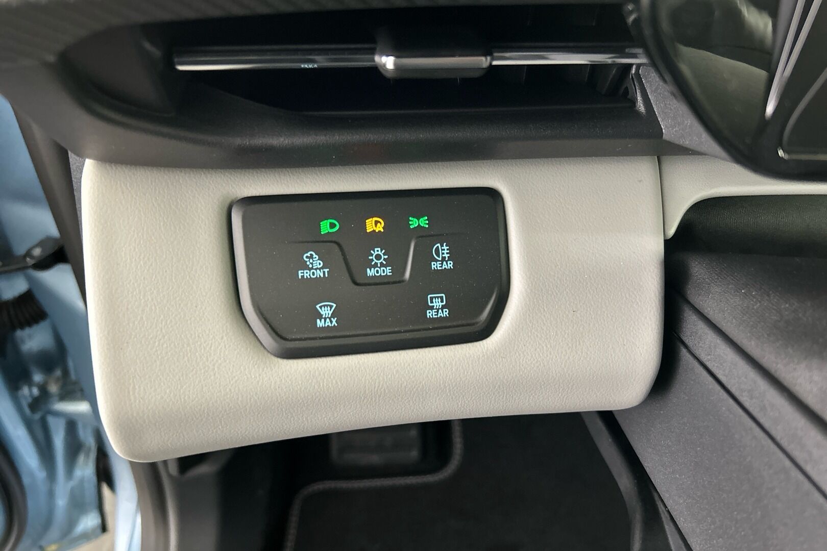 Ford Explorer iso kuva 7