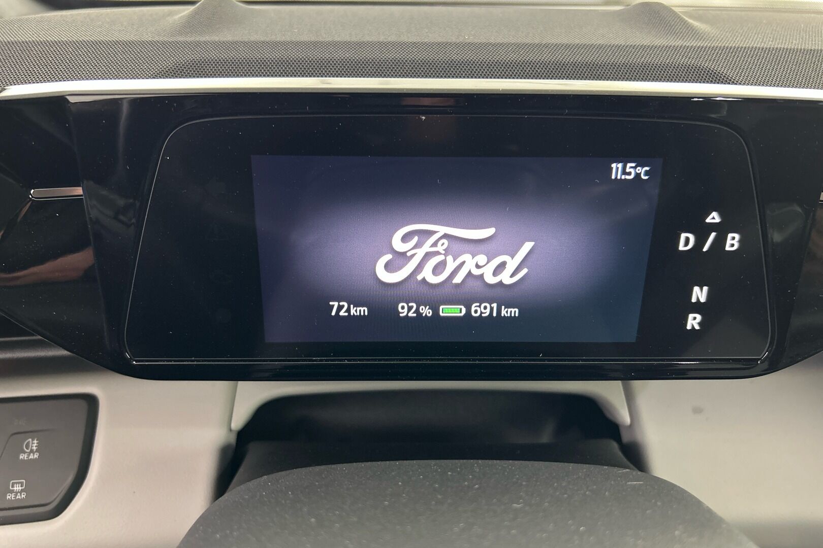 Ford Explorer iso kuva 22