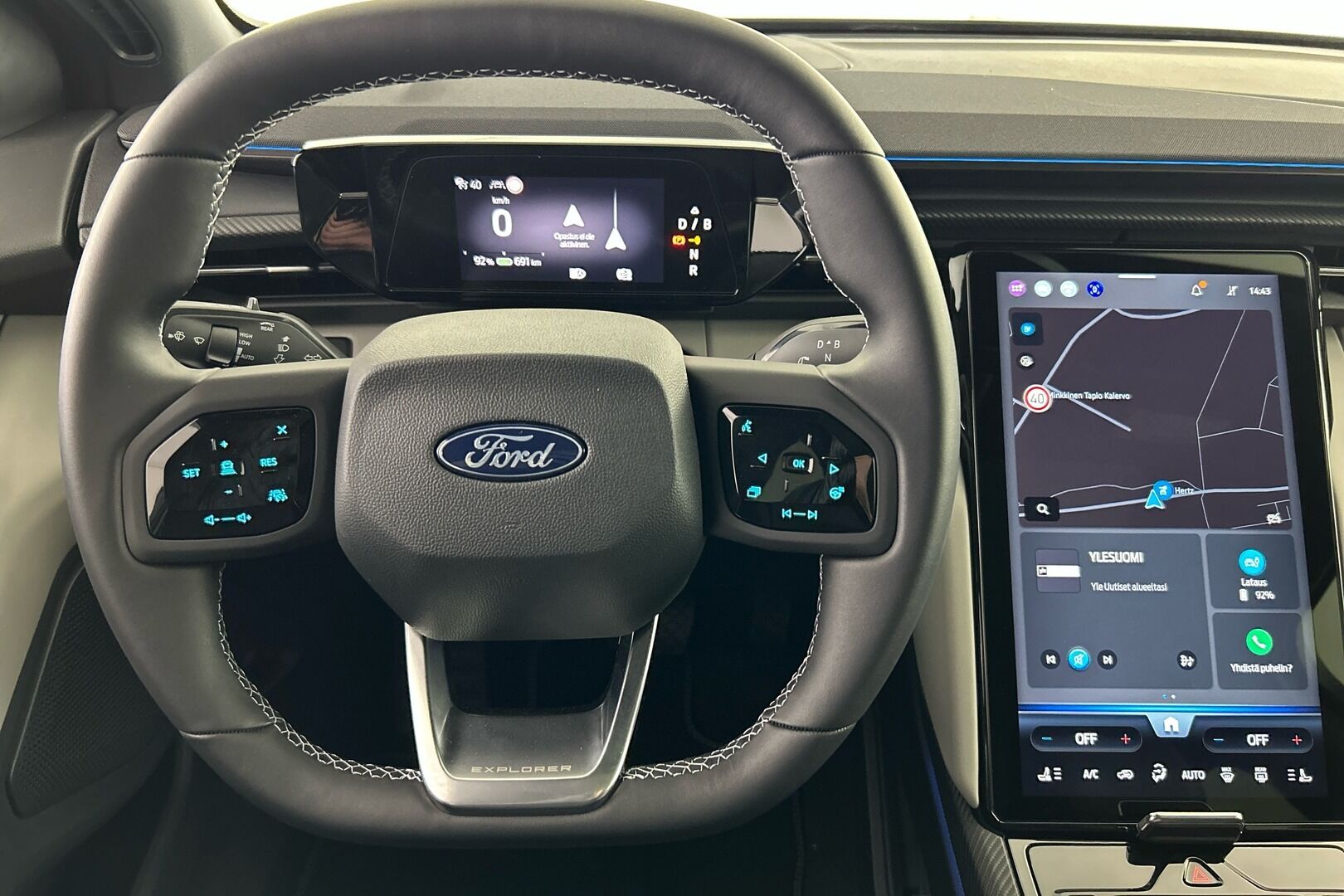 Ford Explorer iso kuva 15