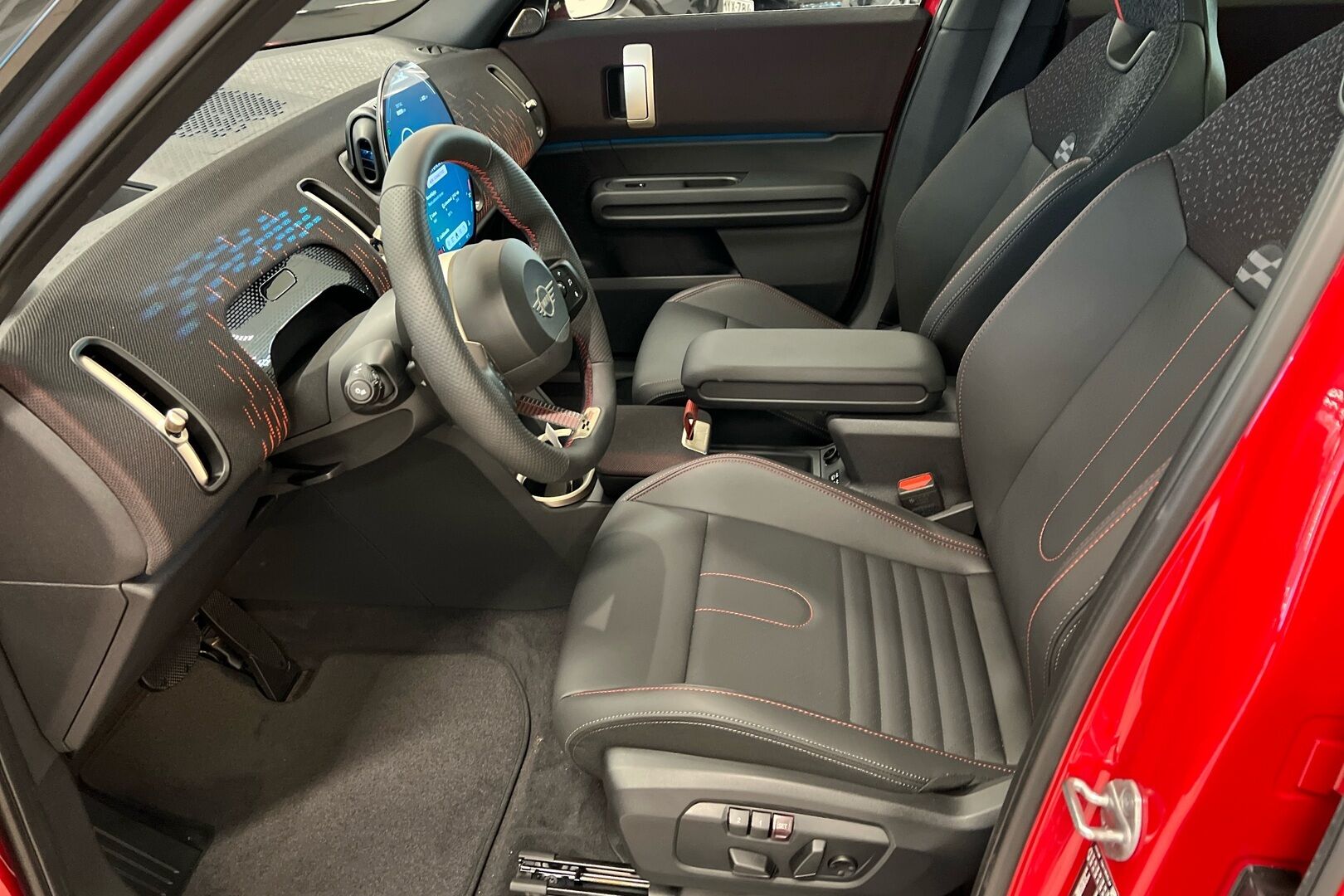 MINI Countryman E John Cooper works Trim XL varusteilla iso kuva 7