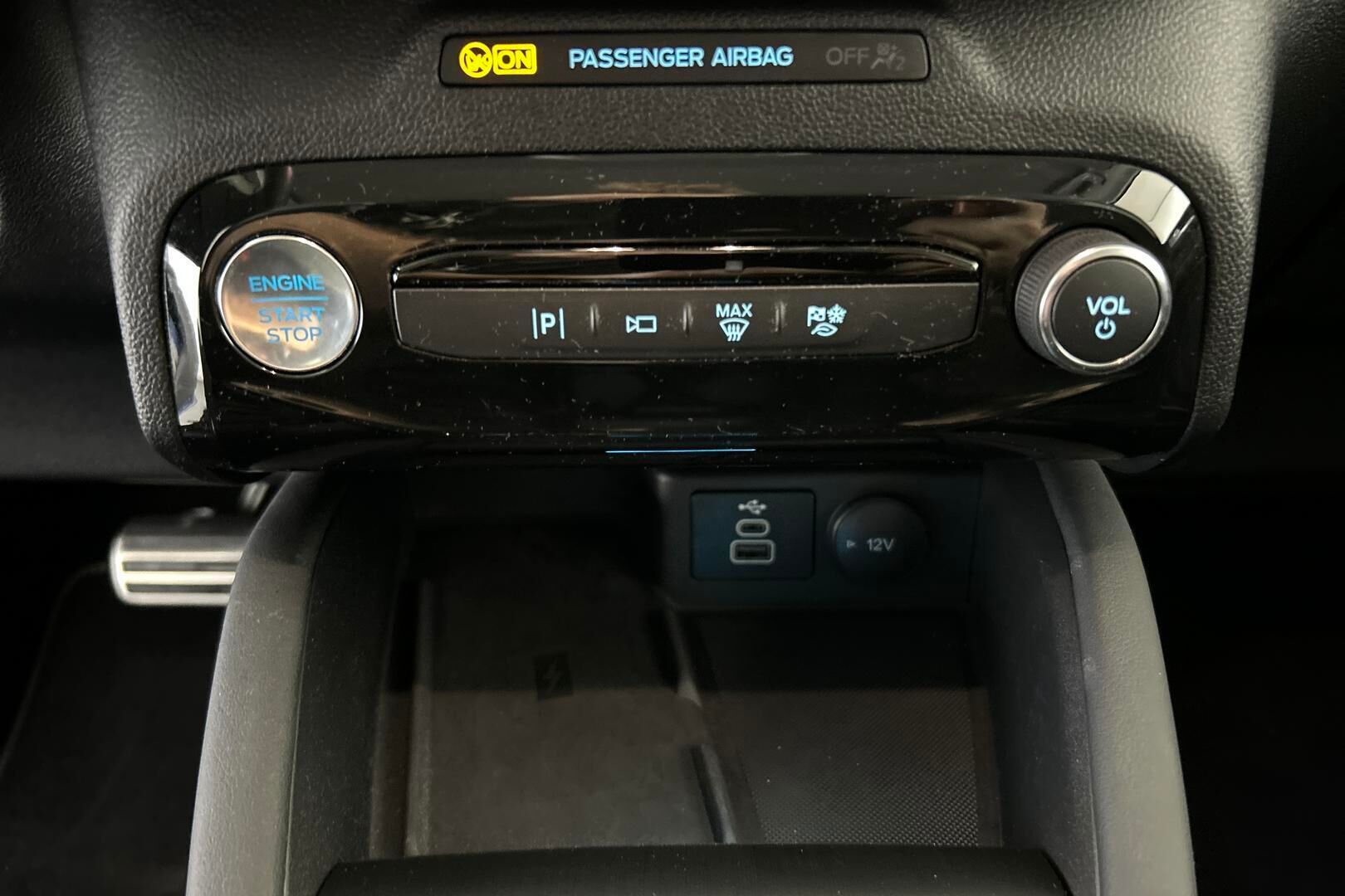 Ford Kuga iso kuva 23