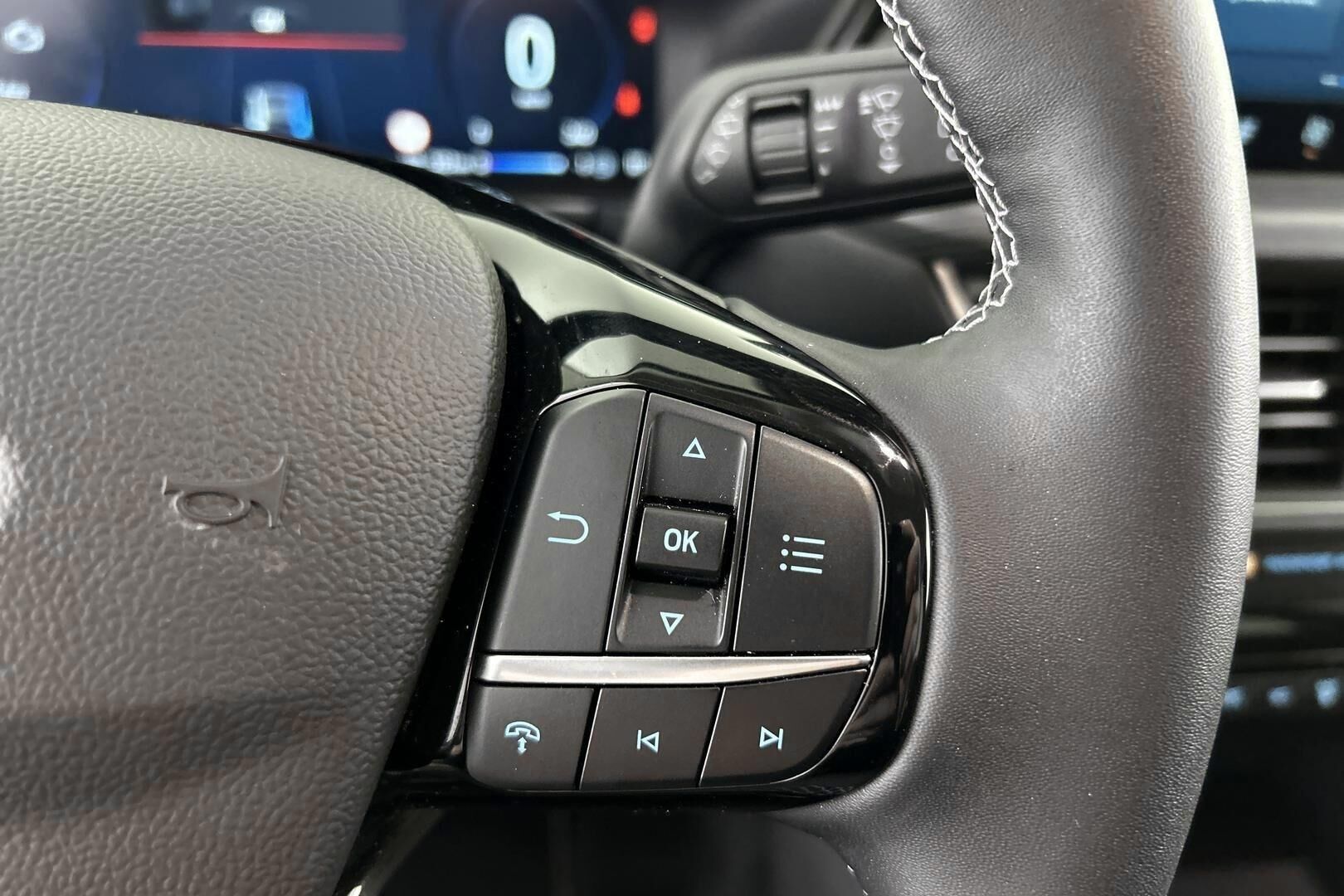 Ford Kuga iso kuva 25