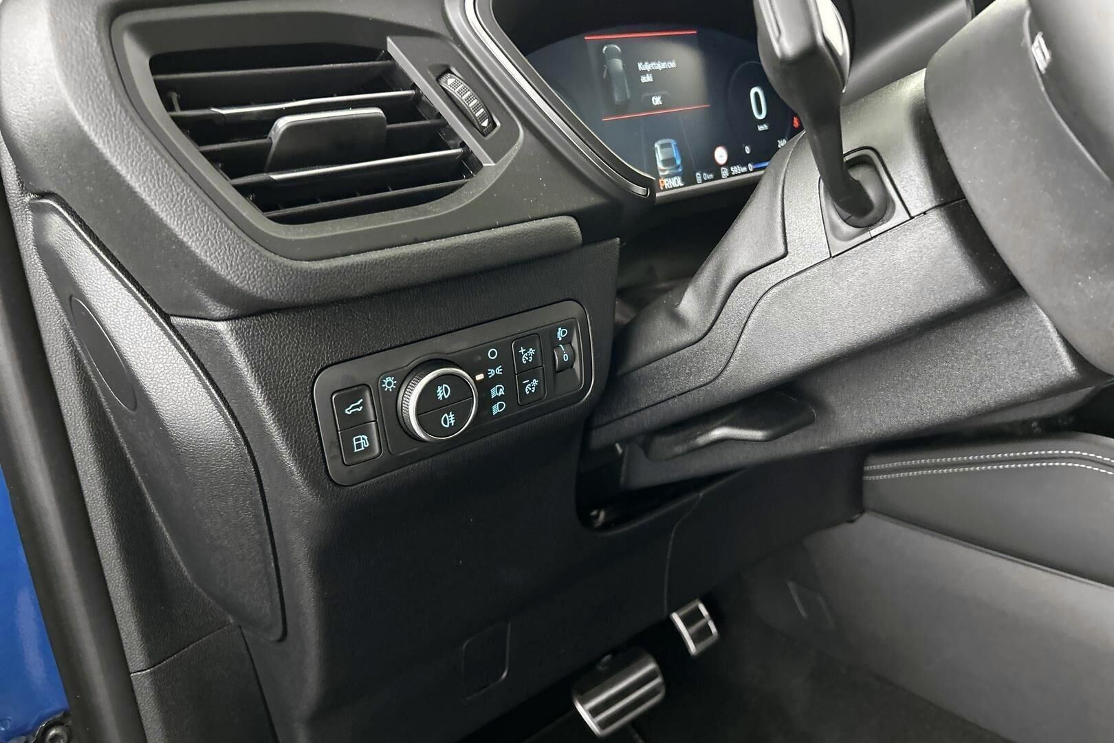 Ford Kuga iso kuva 28