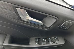 Ford Kuga esikatselu 30