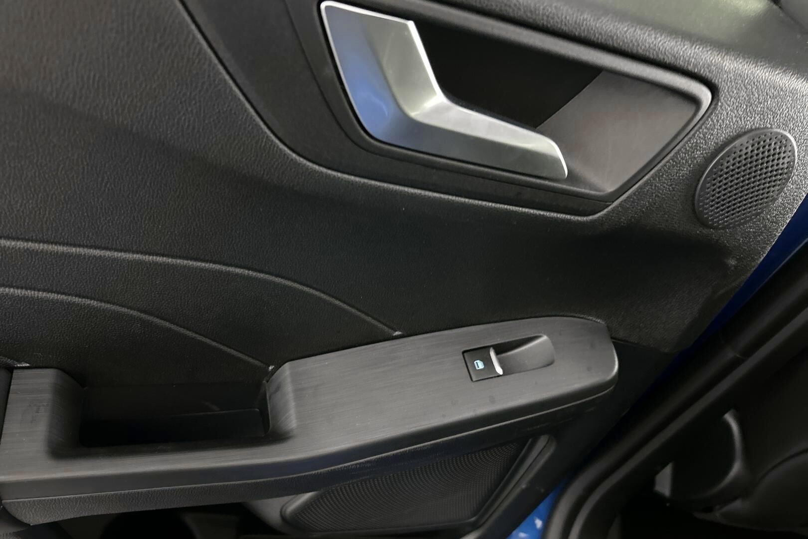 Ford Kuga iso kuva 31