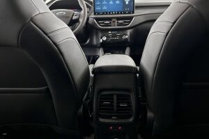 Ford Kuga esikatselu 32