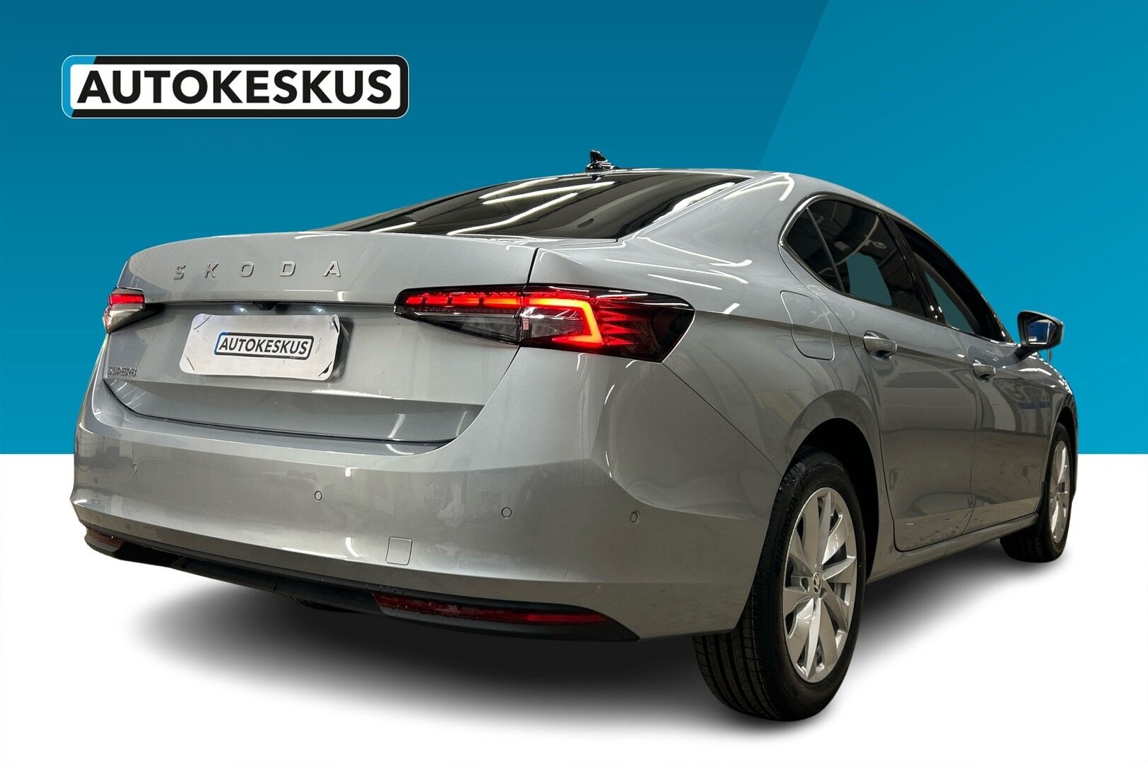Skoda Superb iso kuva 1