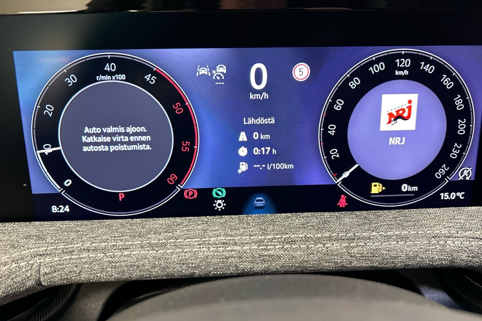 Skoda Superb iso kuva 14