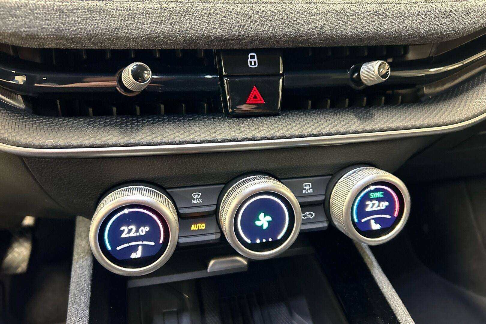 Skoda Superb iso kuva 18