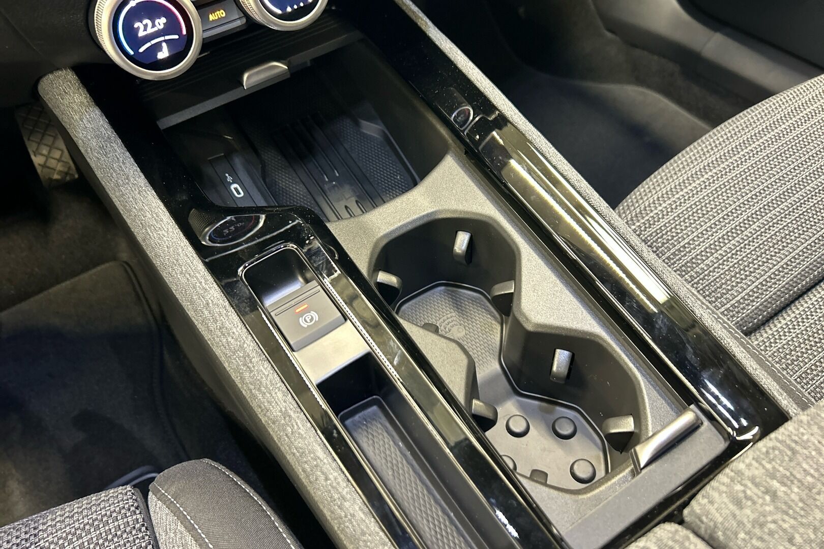 Skoda Superb iso kuva 19