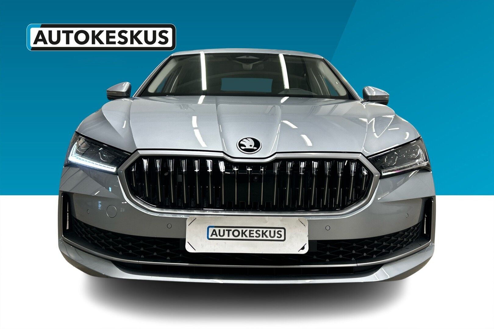 Skoda Superb iso kuva 3