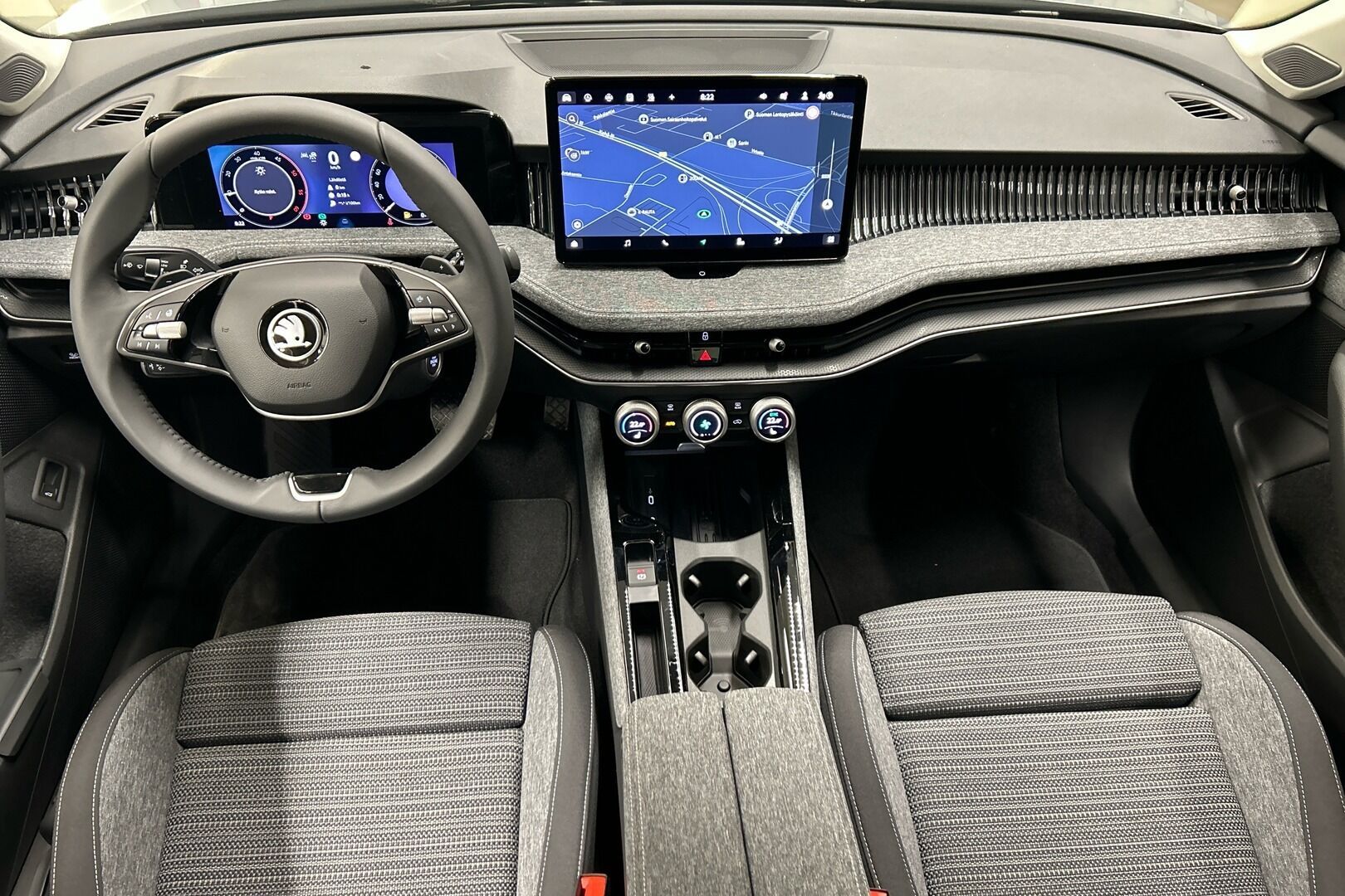 Skoda Superb iso kuva 6