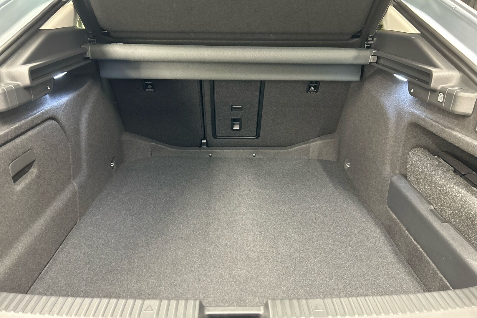 Skoda Superb iso kuva 9