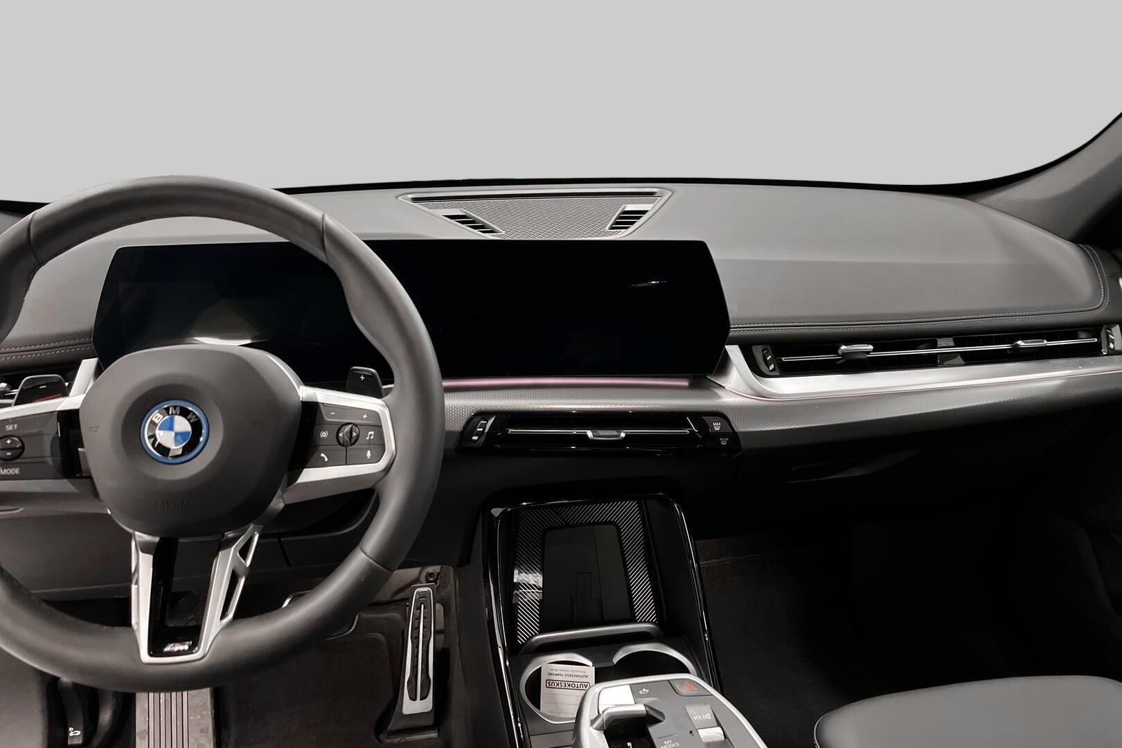 BMW X1 iso kuva 10
