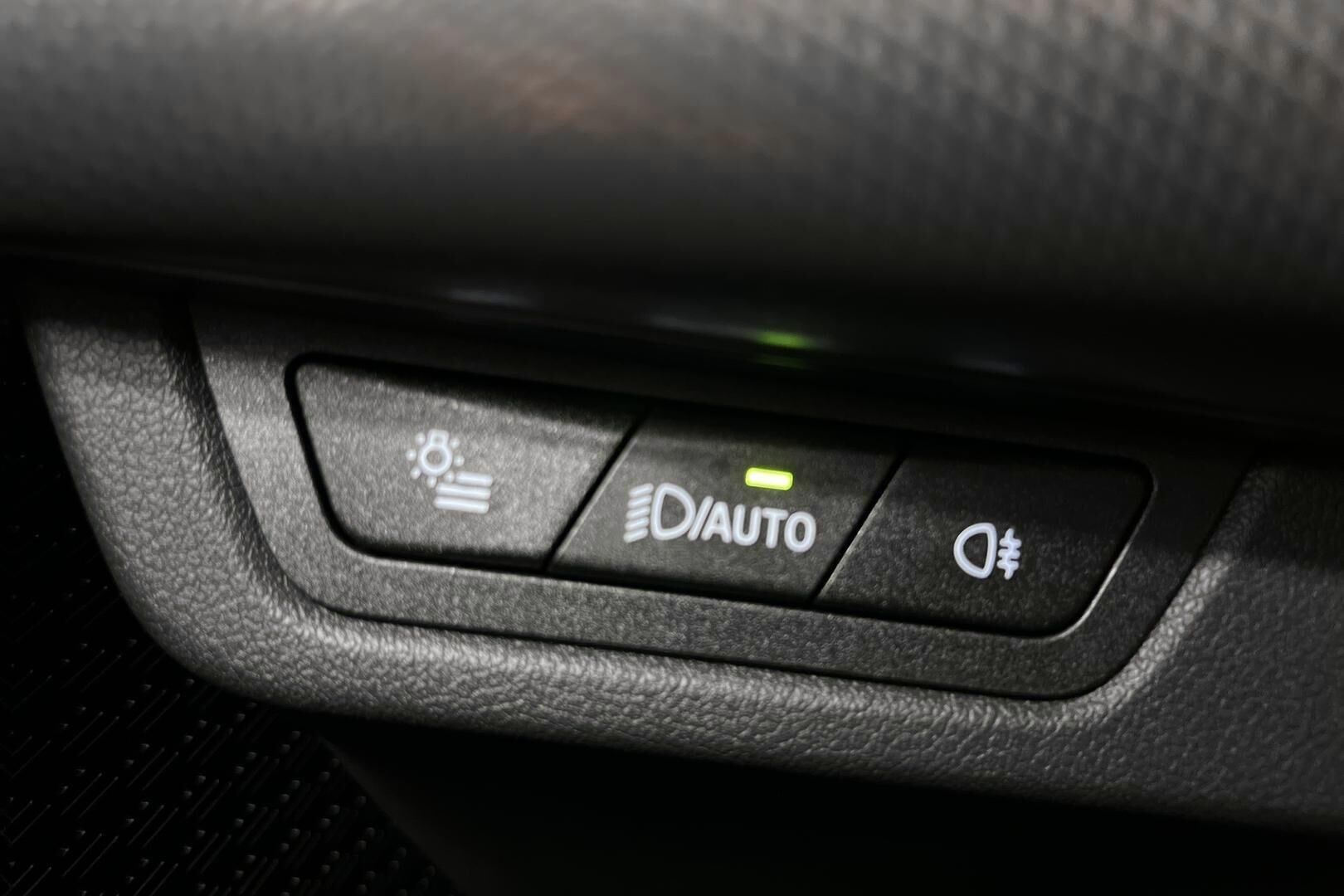BMW X1 iso kuva 18