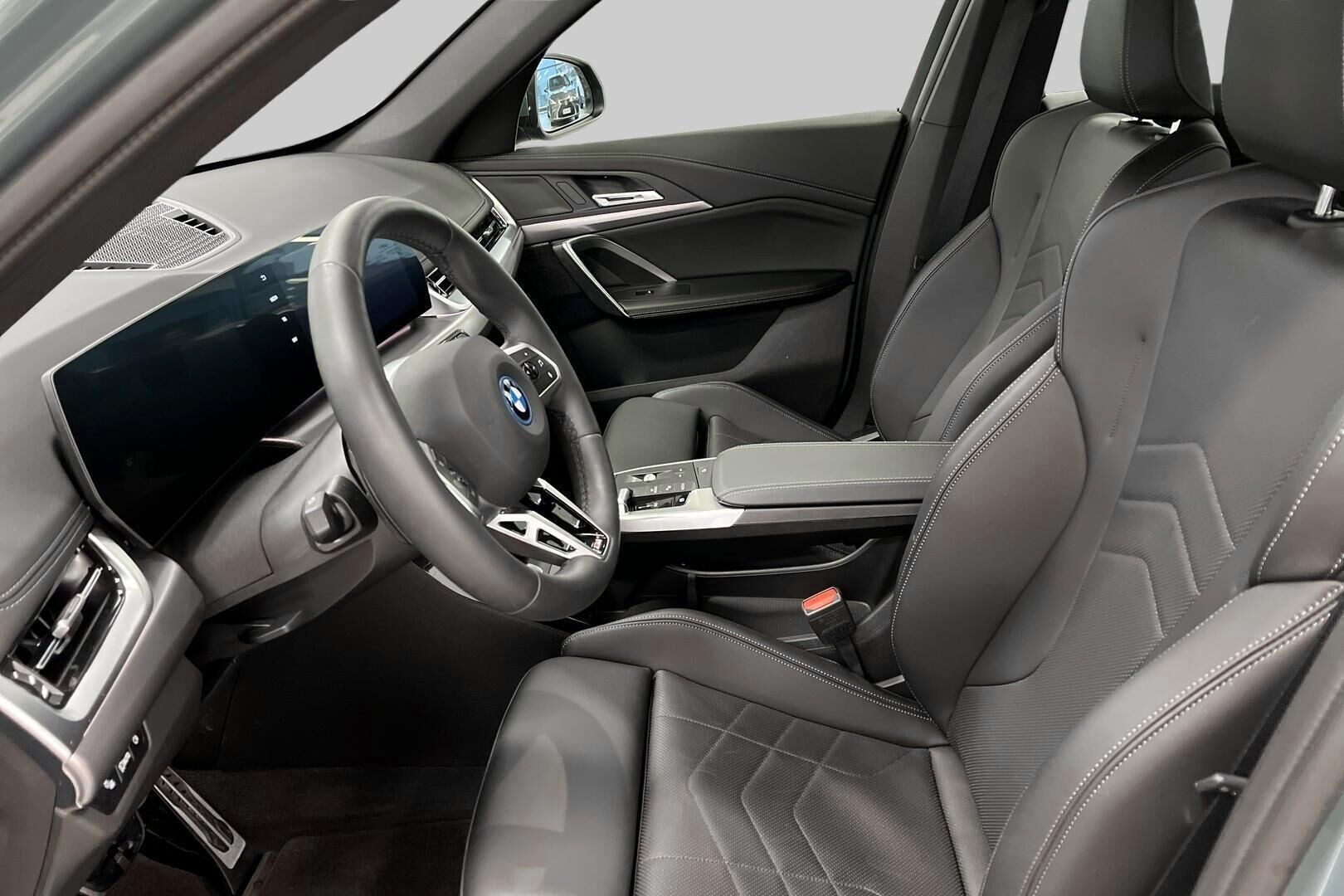 BMW X1 iso kuva 8
