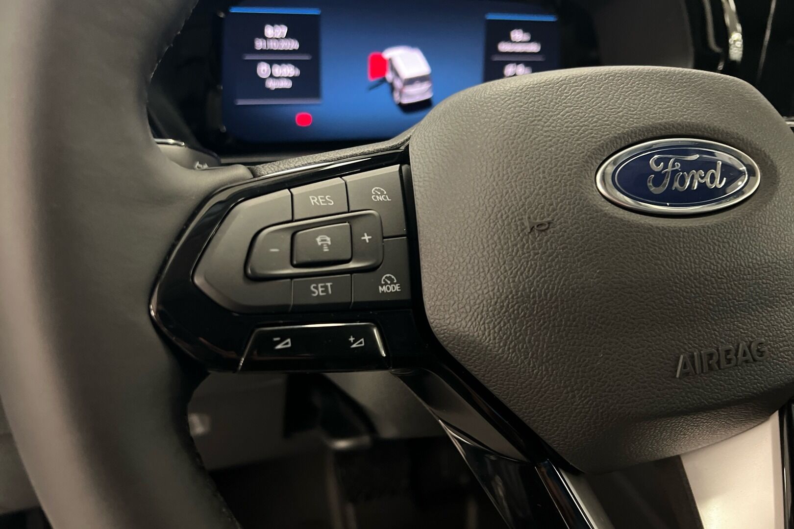 Ford Transit Connect iso kuva 17