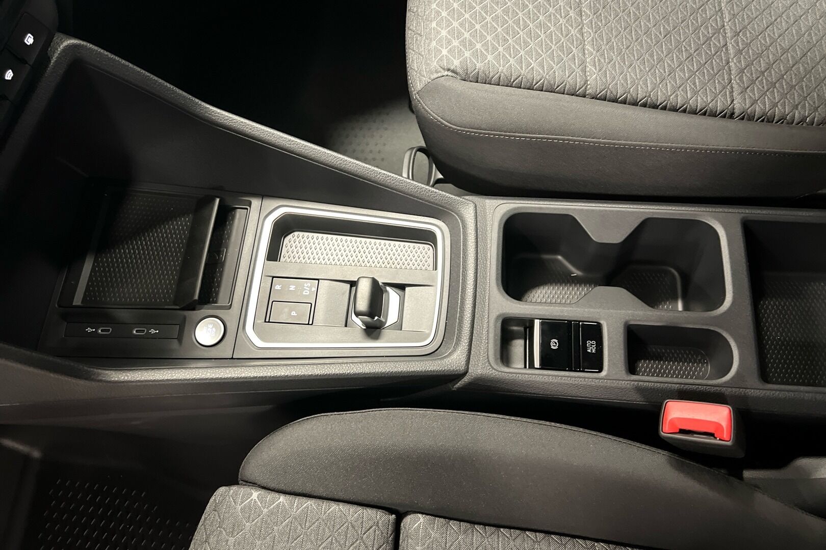 Ford Transit Connect iso kuva 20