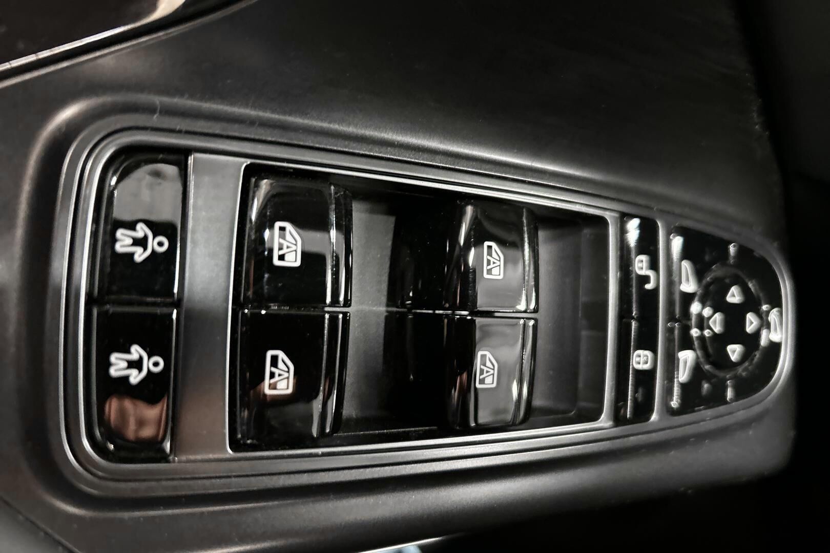 BYD Seal iso kuva 13