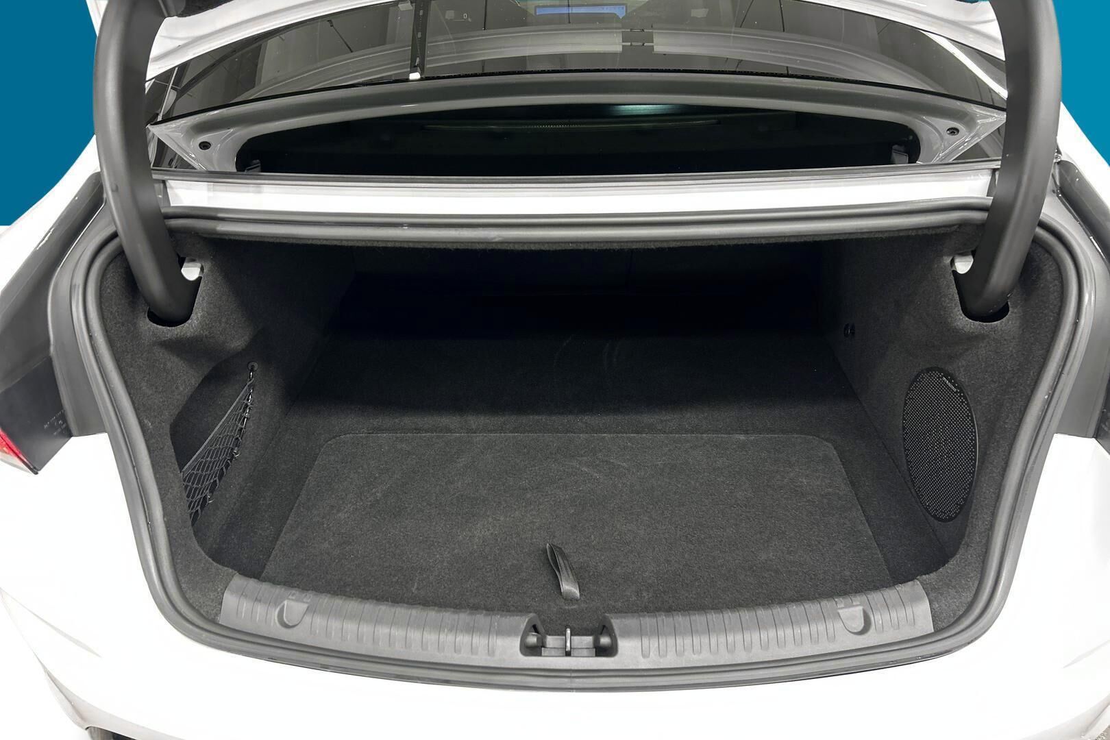 BYD SEAL iso kuva 11