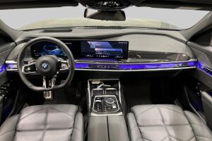 BMW I7 esikatselu 10