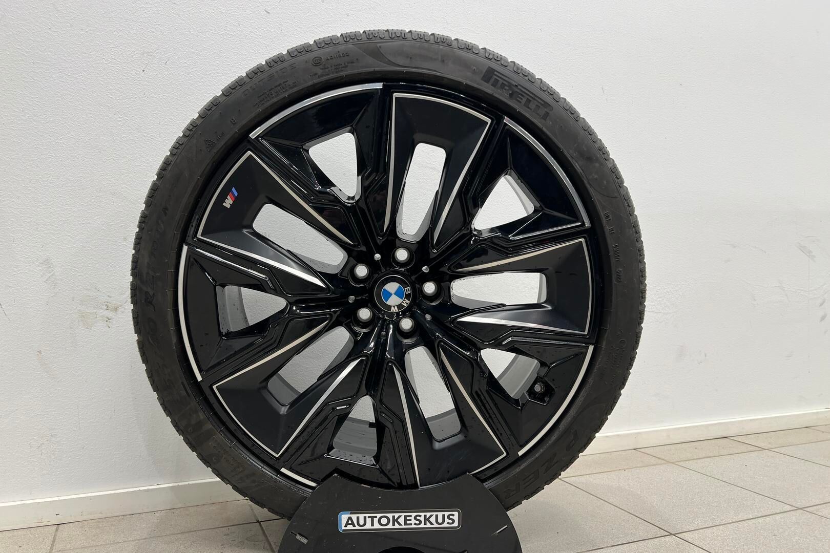 BMW I7 iso kuva 45