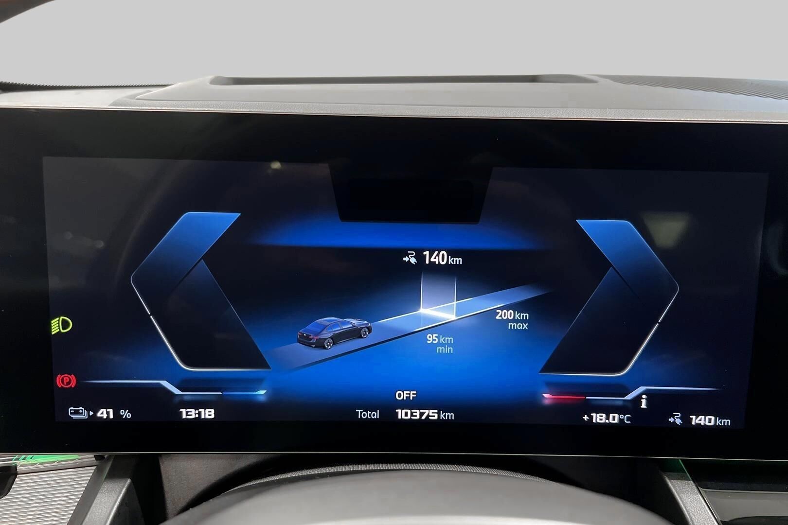 BMW I5 M60 iso kuva 13