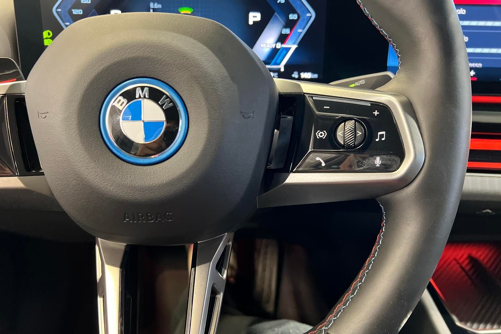 BMW I5 M60 iso kuva 25